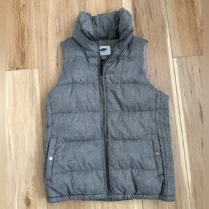 Old Navy Women’s Charcoal Puffer Vest